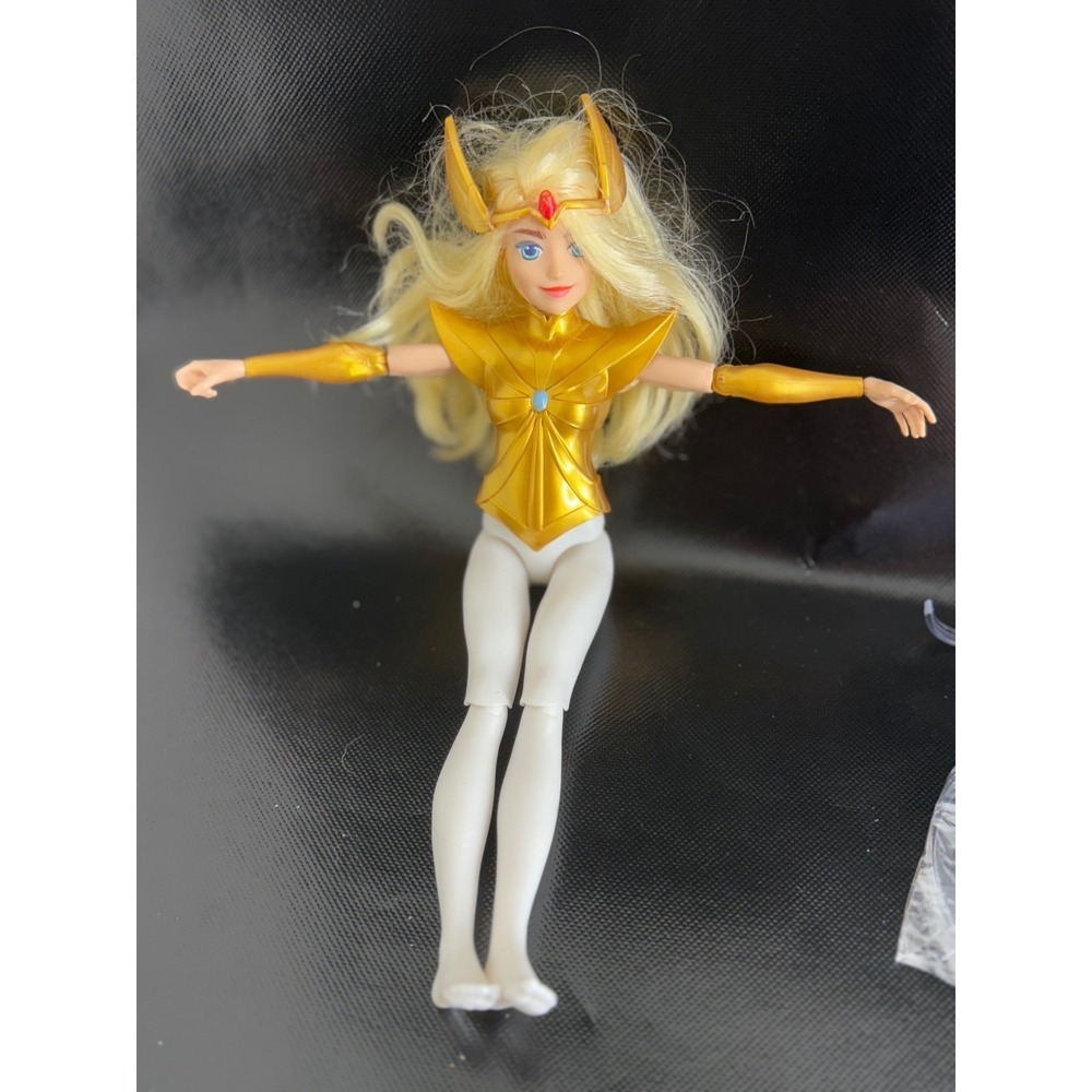 She-Ra Princess of Power Doll 2019 Mattel Blonde Hair Gold Armor Action Figure - Picture 2 of 7